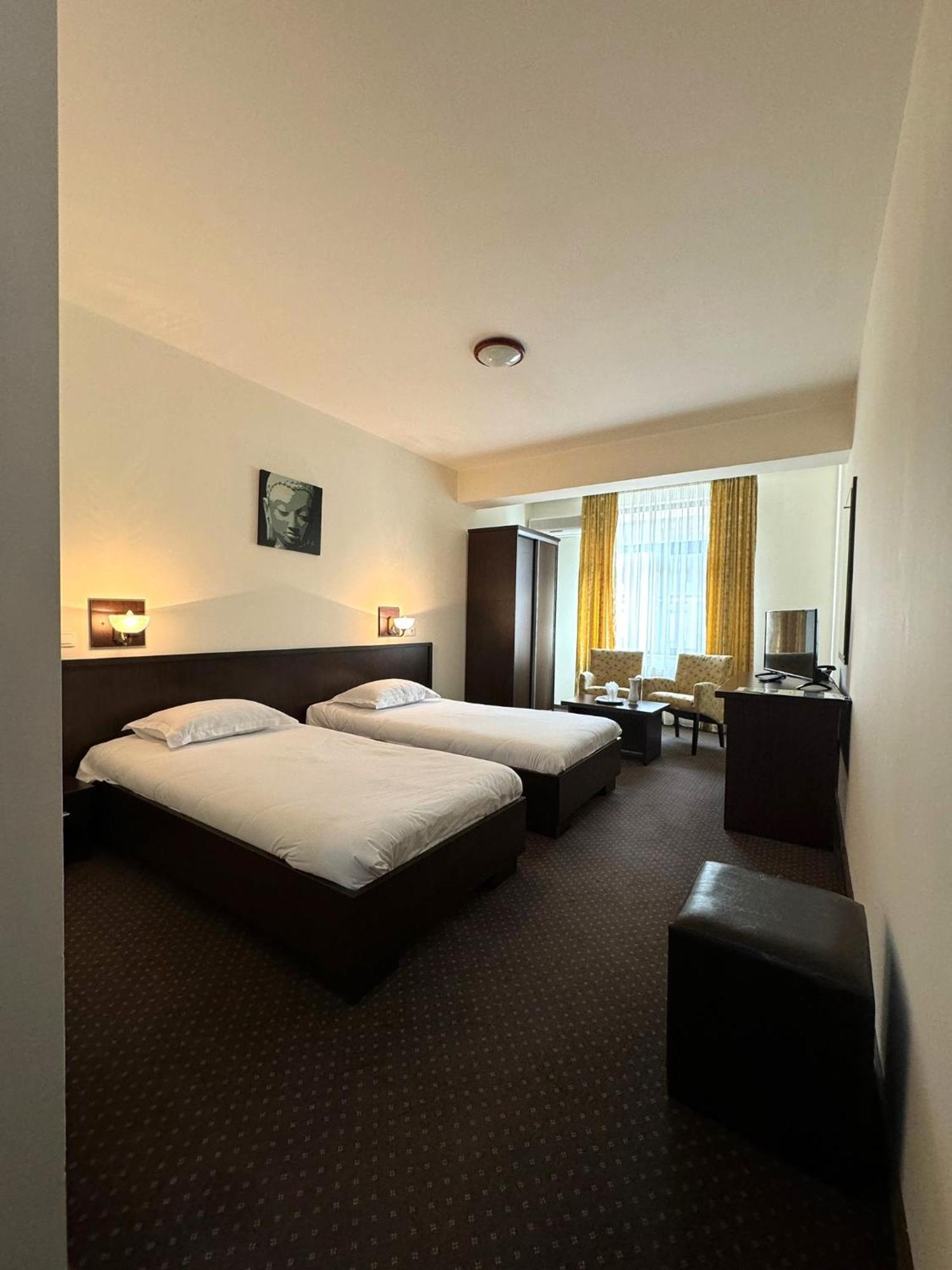 Yaky Center Hotel 3*