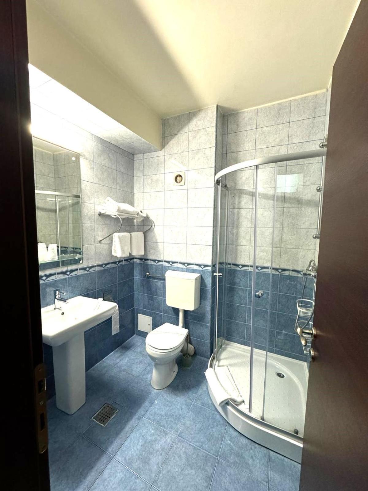 Yaky Center Hotel Piteşti